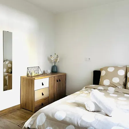 Centre, 3 Chambres, 2 Salles De Bain, Clim, Terrasse, Wifi Antibes